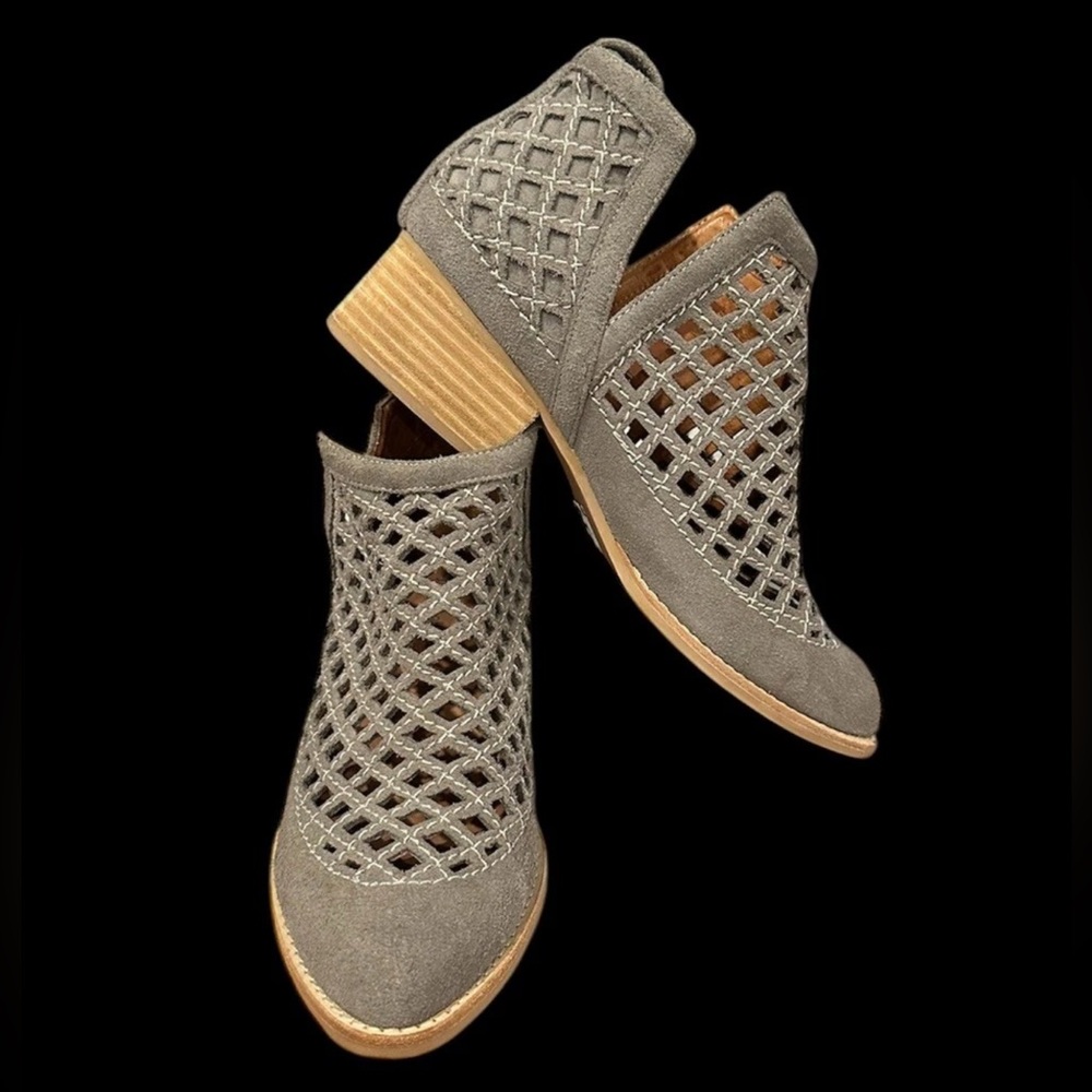 Jeffrey Campbell Taggart Gray Suede Ankle Boots Women's Size 8.5 EUC